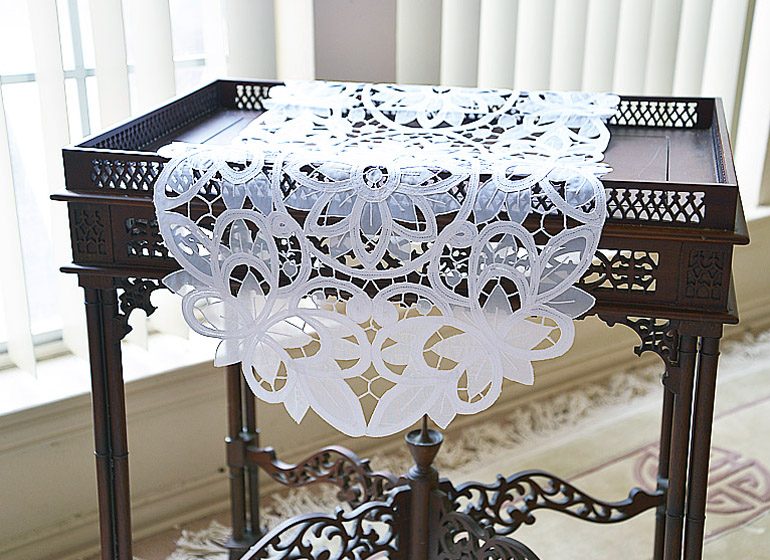 Oval Christina Crystal Lace Table Runners. White Color.