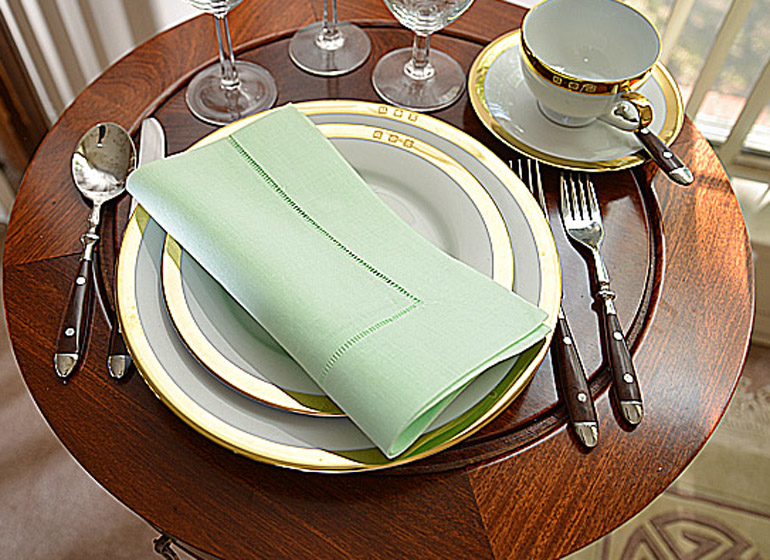 Pichachio color hemstitch napkin.